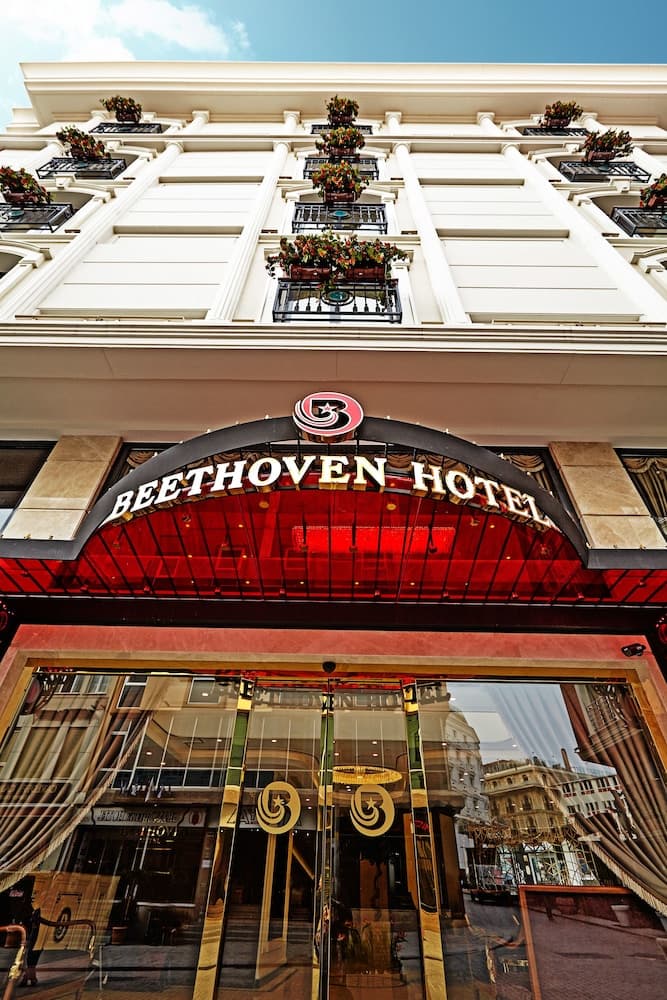 Beethoven Otel - Image 1