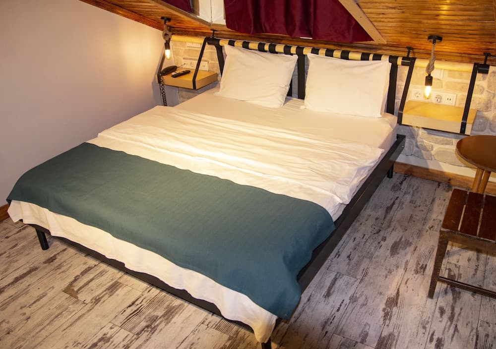 Hot Budget - Image 2