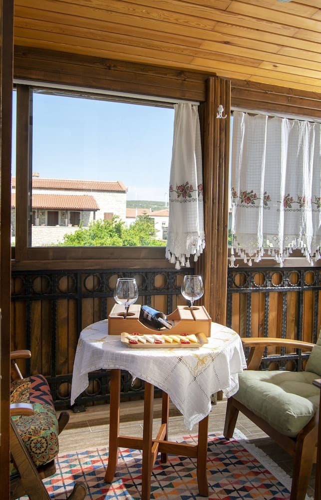 Flores Hotel Alaçatı - Image 2