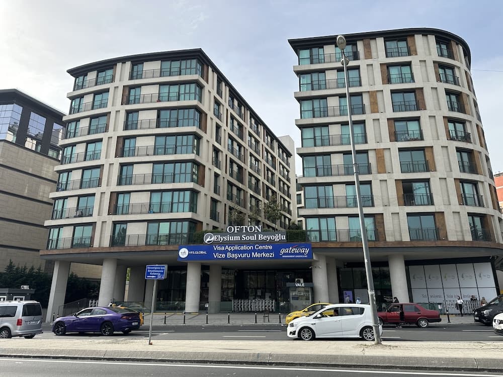 Black Art Otel - Image 3