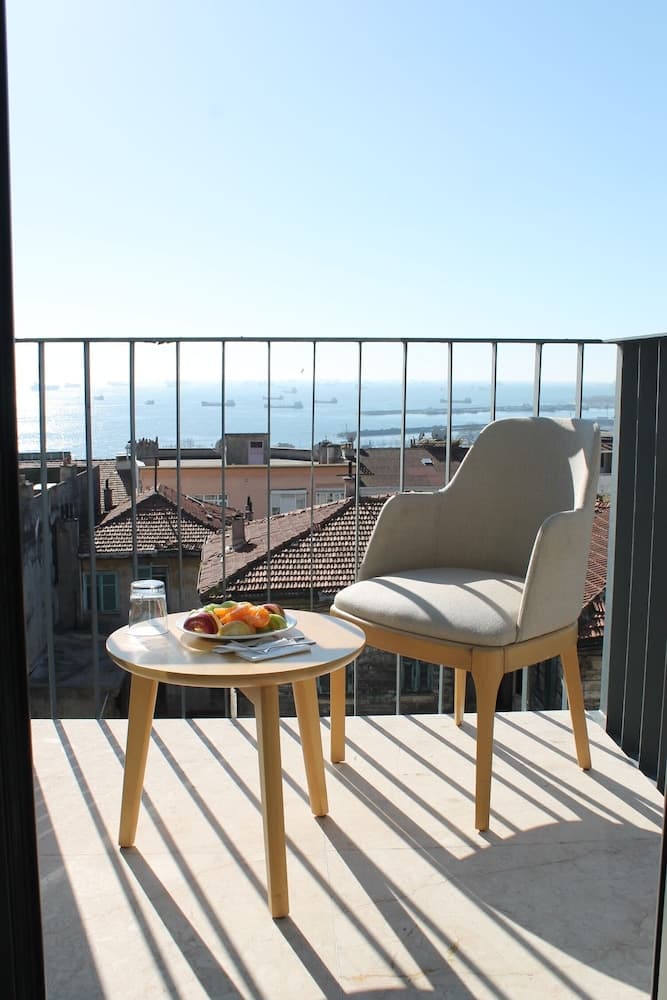 Four-G Hotel - Image 4