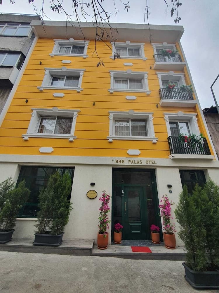 St945 Palas Otel - Image 1