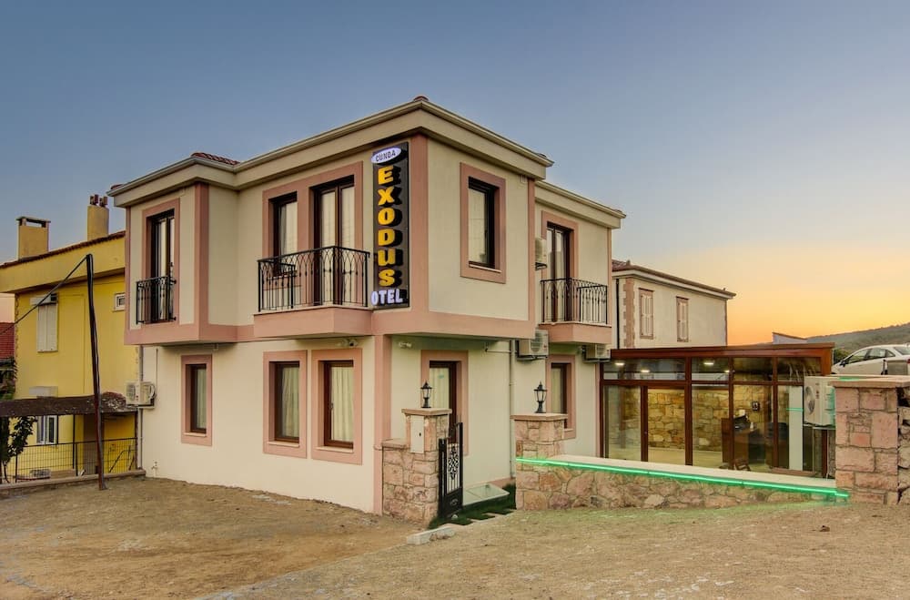 Cunda Exodus Otel - Image 1