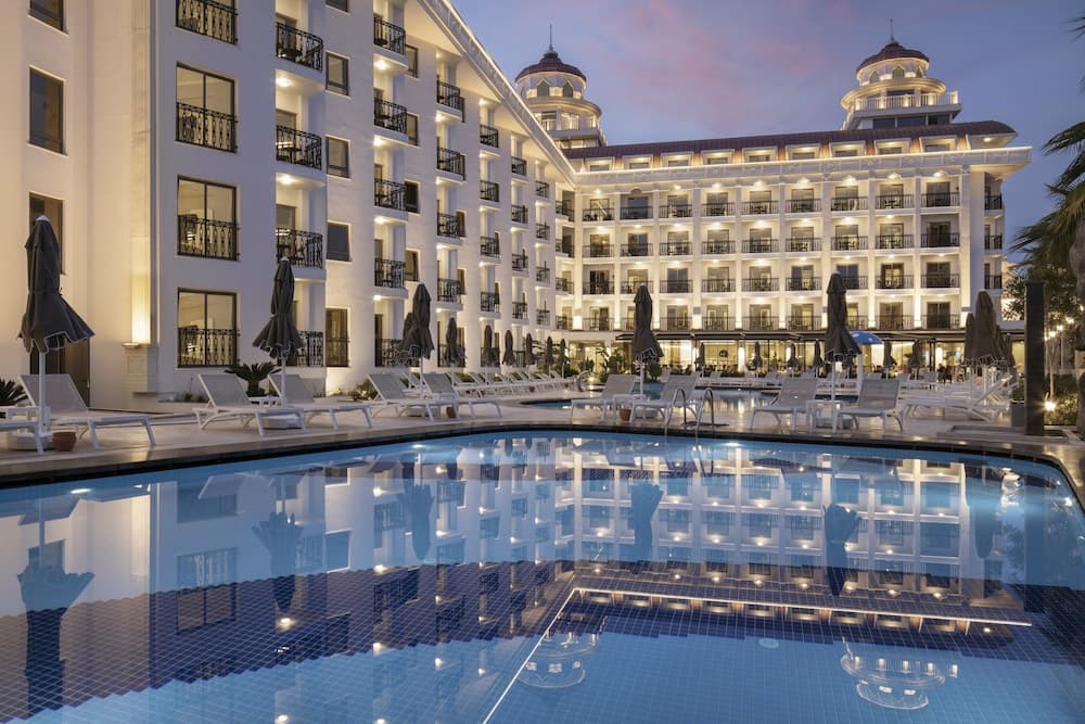 Blue Marlin Deluxe Spa & Tatil Köyü - Hepsi Dahil - Image 1