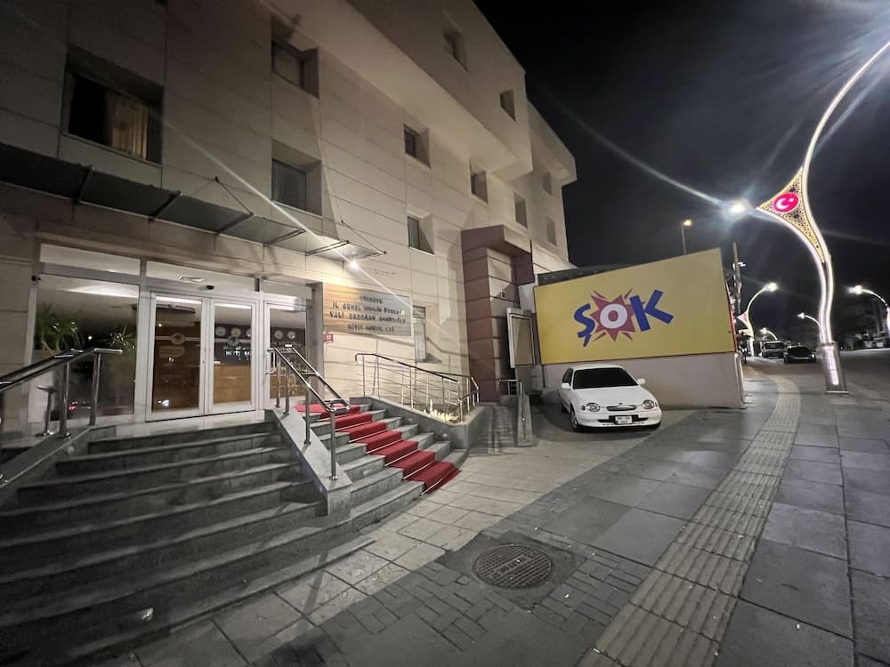 Vali Erdogan Konuk Evi Hitit Otel - Image 1