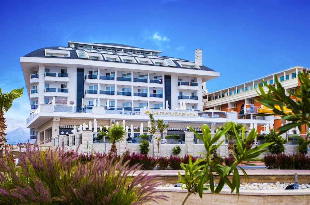White Gold Hotel & Spa - Image 1