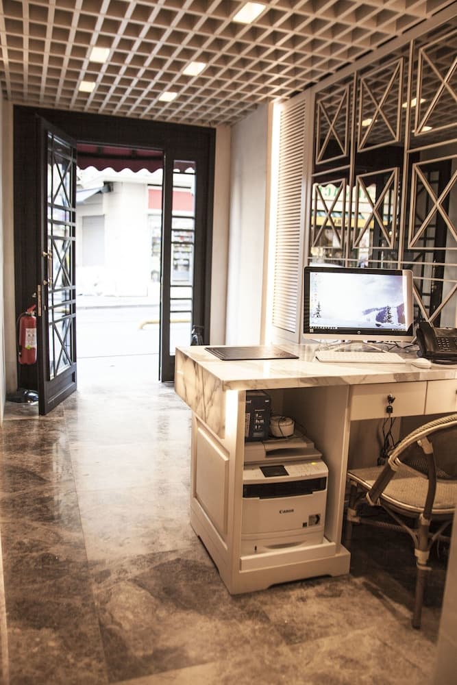 Old Port Otel - Image 3