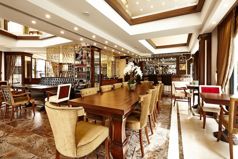 Beethoven Otel - Image 2