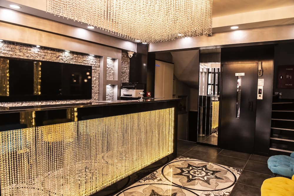 Karamans Sirkeci Suit Otel - Image 1