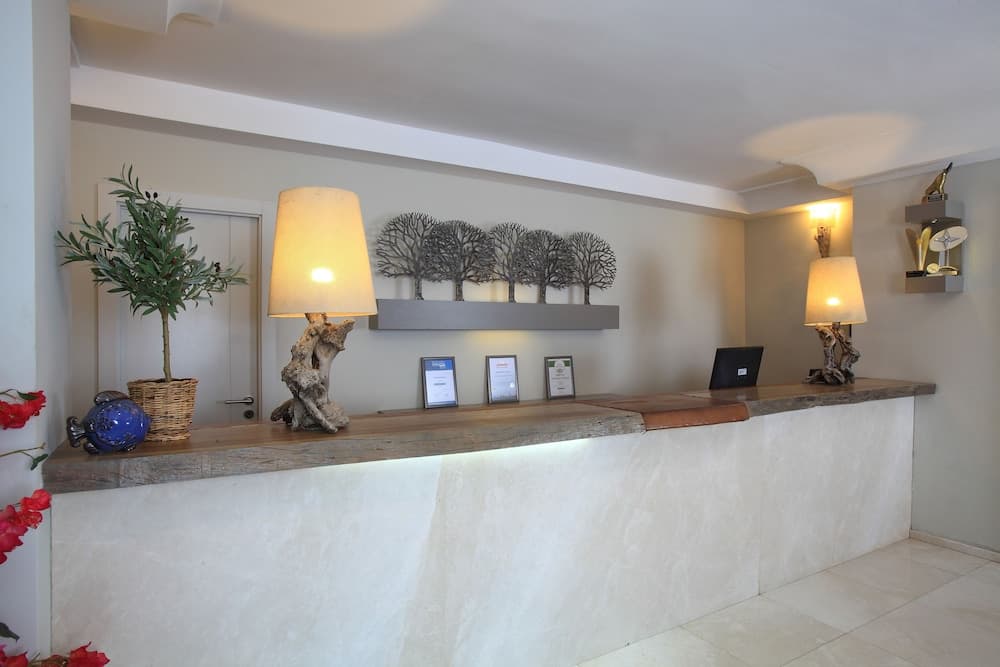 Zeytinada Otel - Image 2