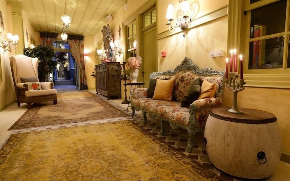 Marge Otel - Image 2