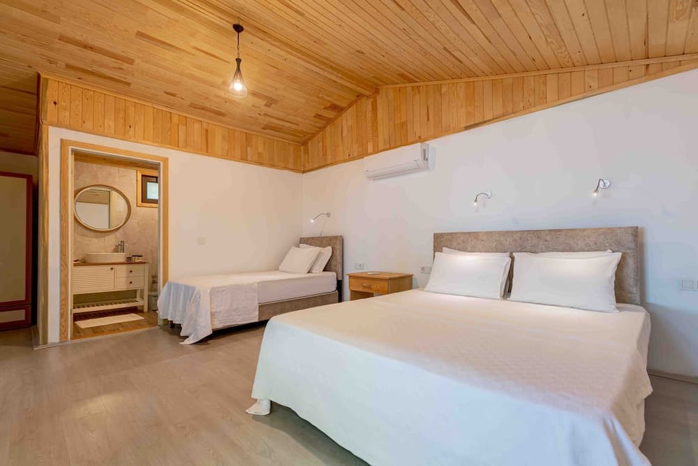Etenna Beach Bungalows - Image 3