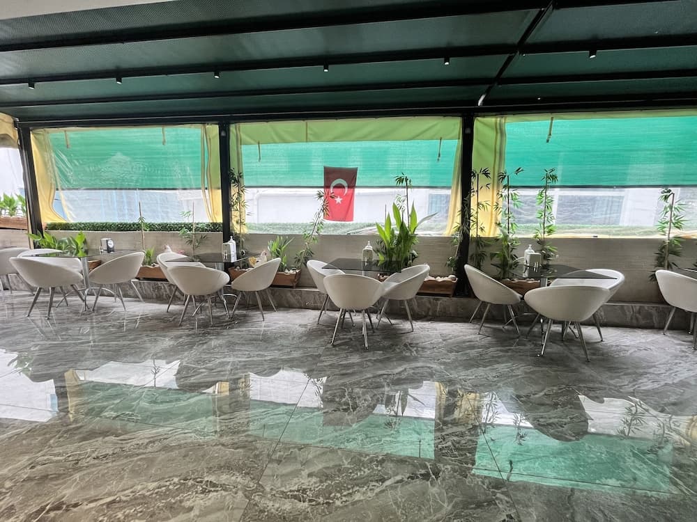 Romeo Beach Hotel - Image 3