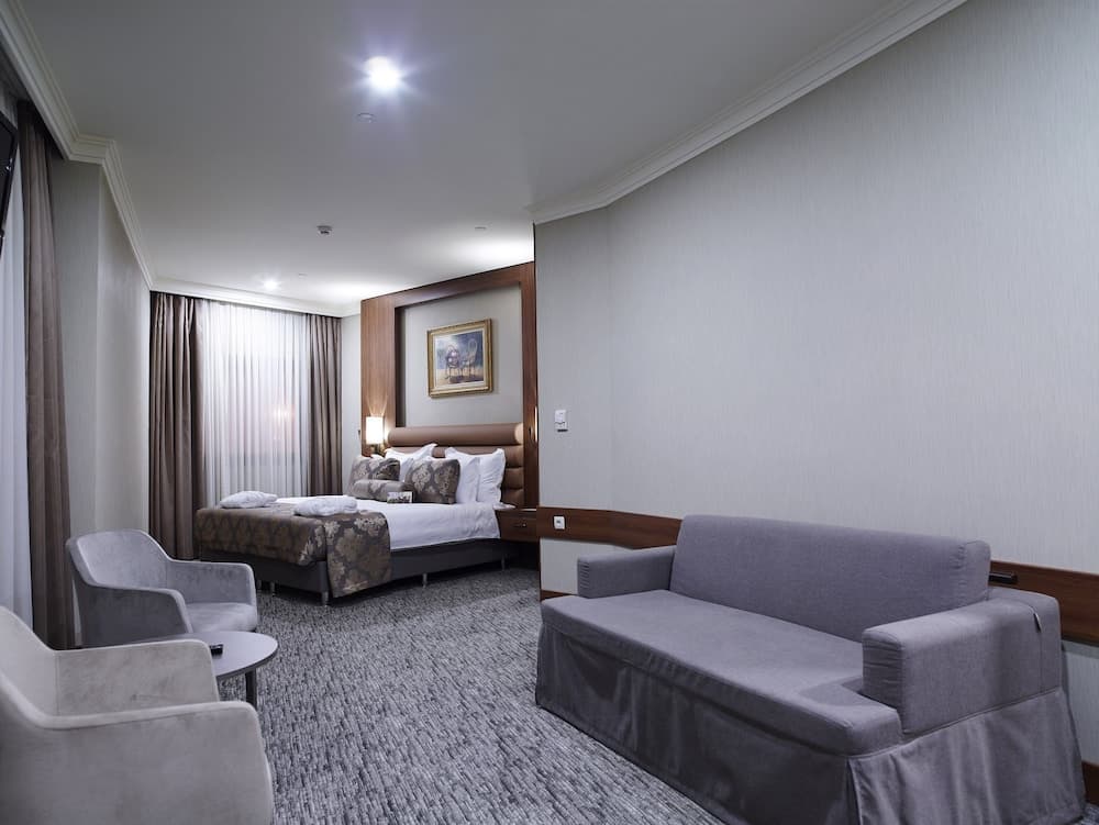 Euro Park Hotel - Image 4