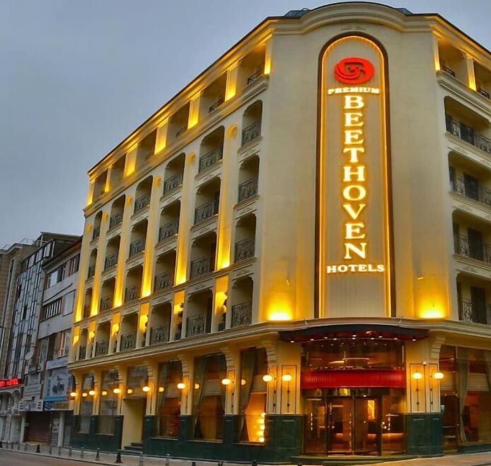 Beethoven Premium Otel - Image 1