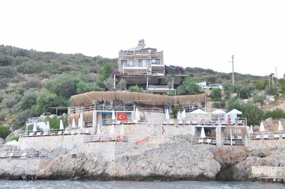 Caretta Otel