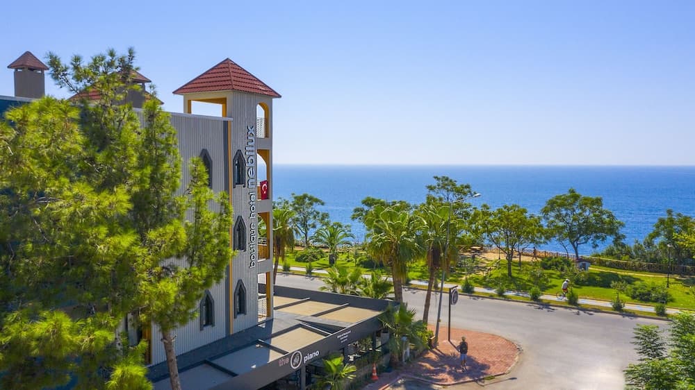 Nebilux Hotel