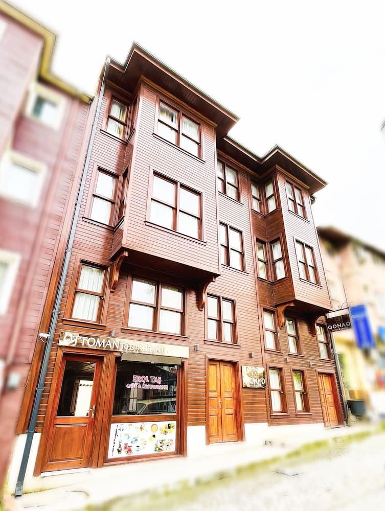 Qonaq Otel - Image 1