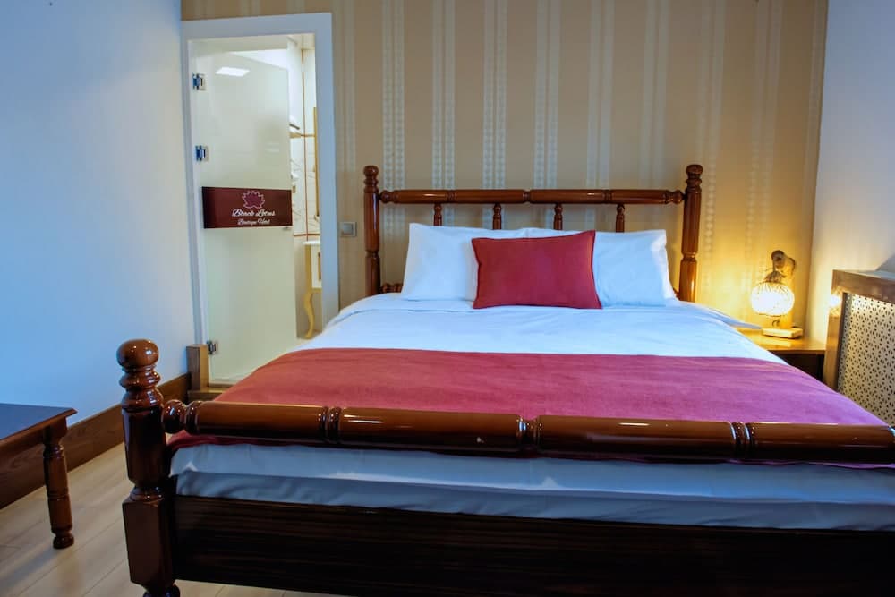 Black Lotus İzmir - Image 4