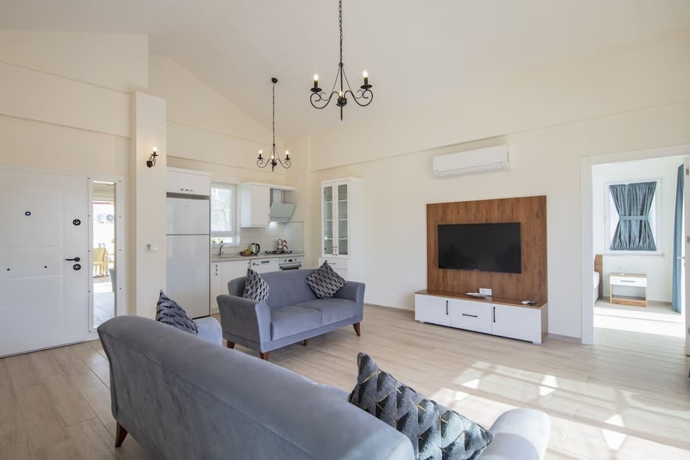 SunTeos Villa Suites - Image 3