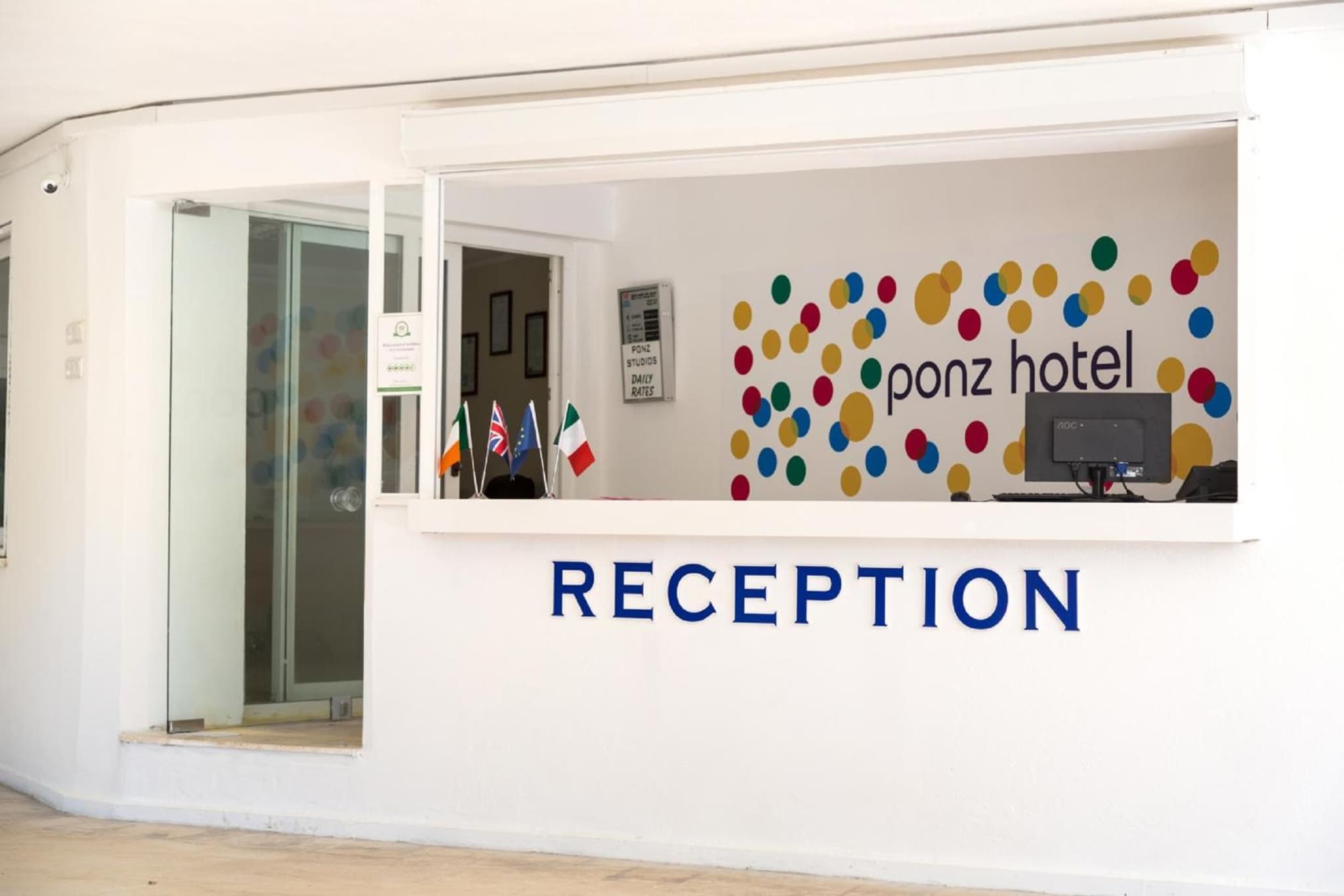 Ponz Hotel - Image 4