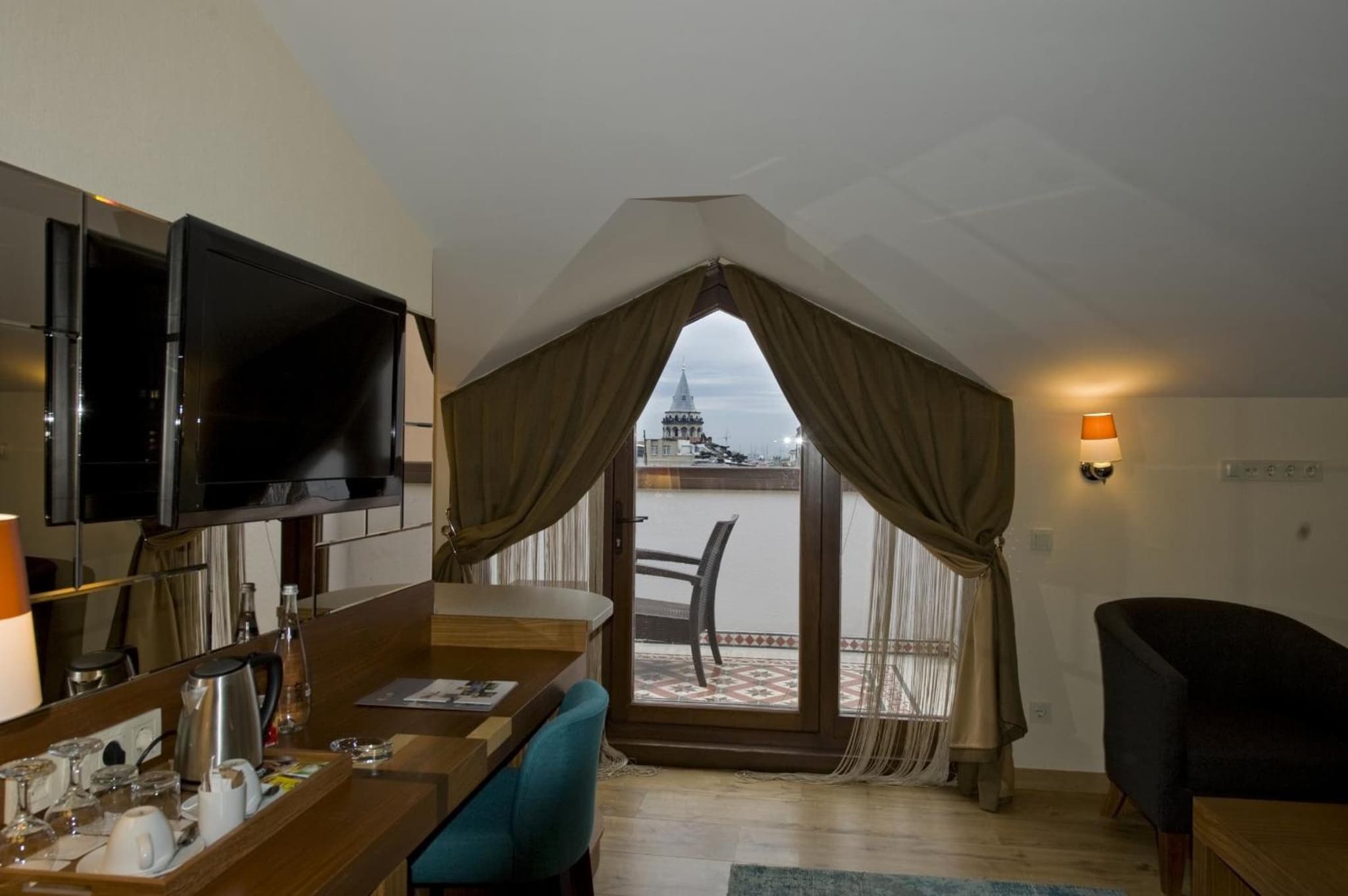 Collage Pera Hotel - Image 1