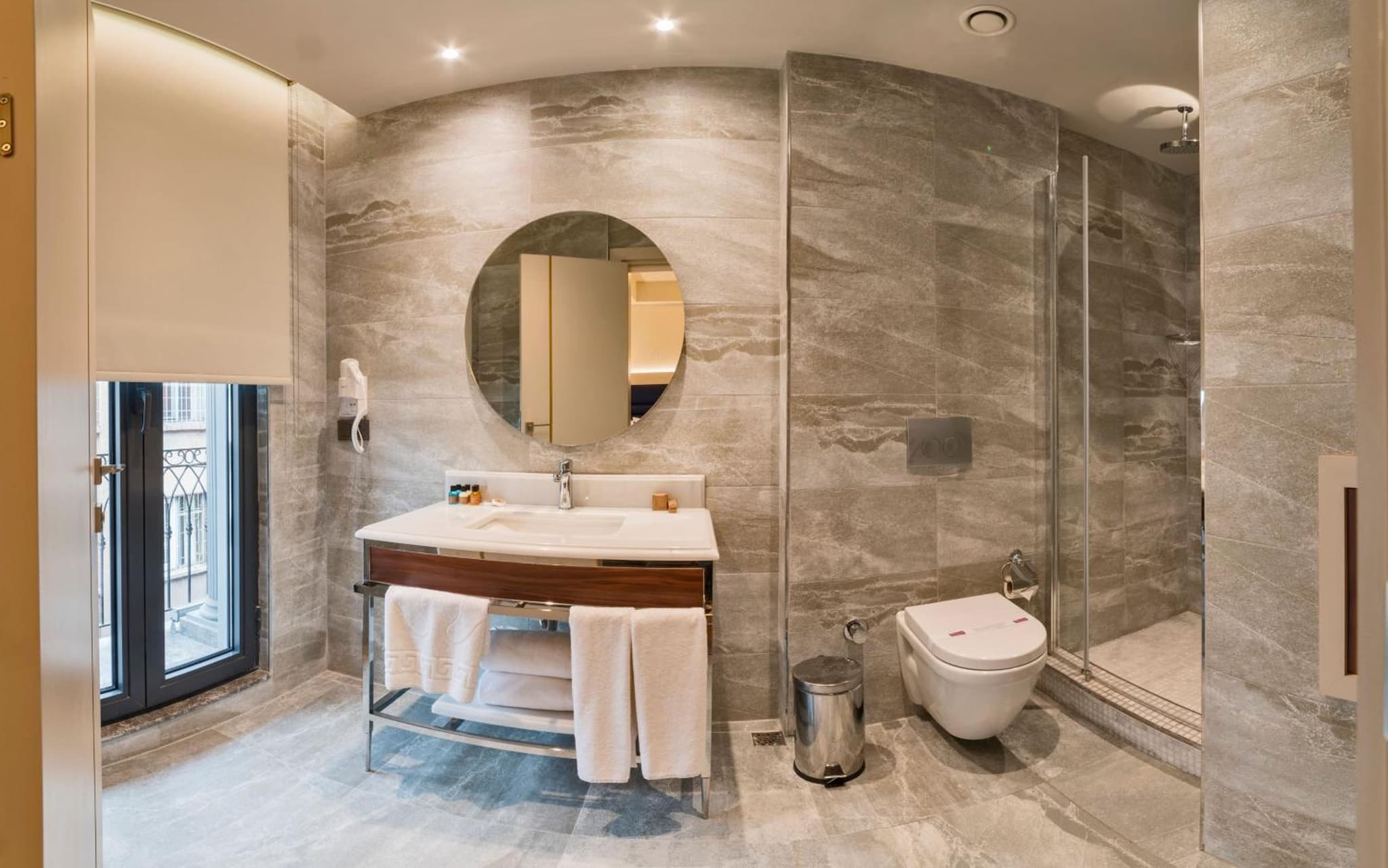 Golden Royal Hotel & SPA - Image 2