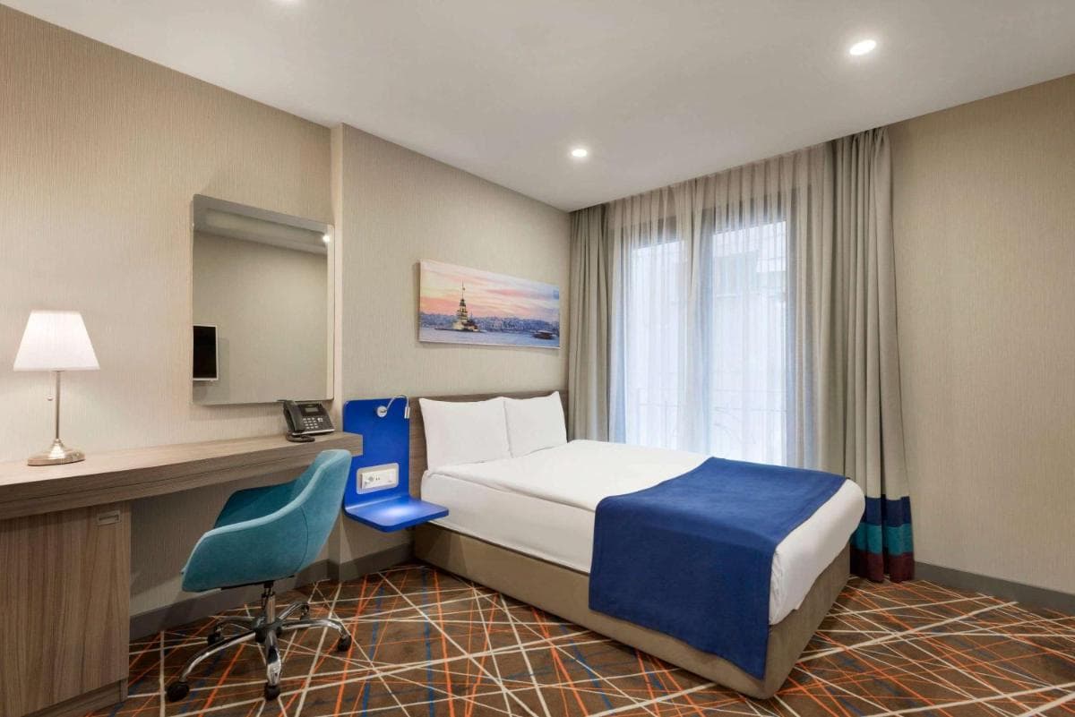 Tryp by Wyndham Istanbul Taksim - Image 3