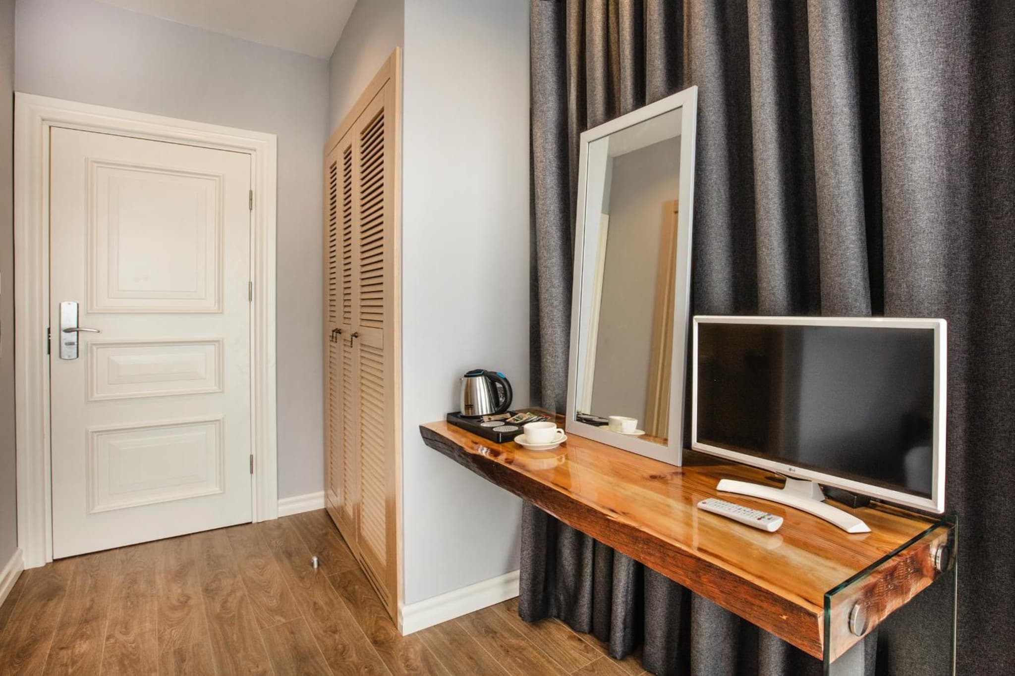 Eliada Hotel - Image 3