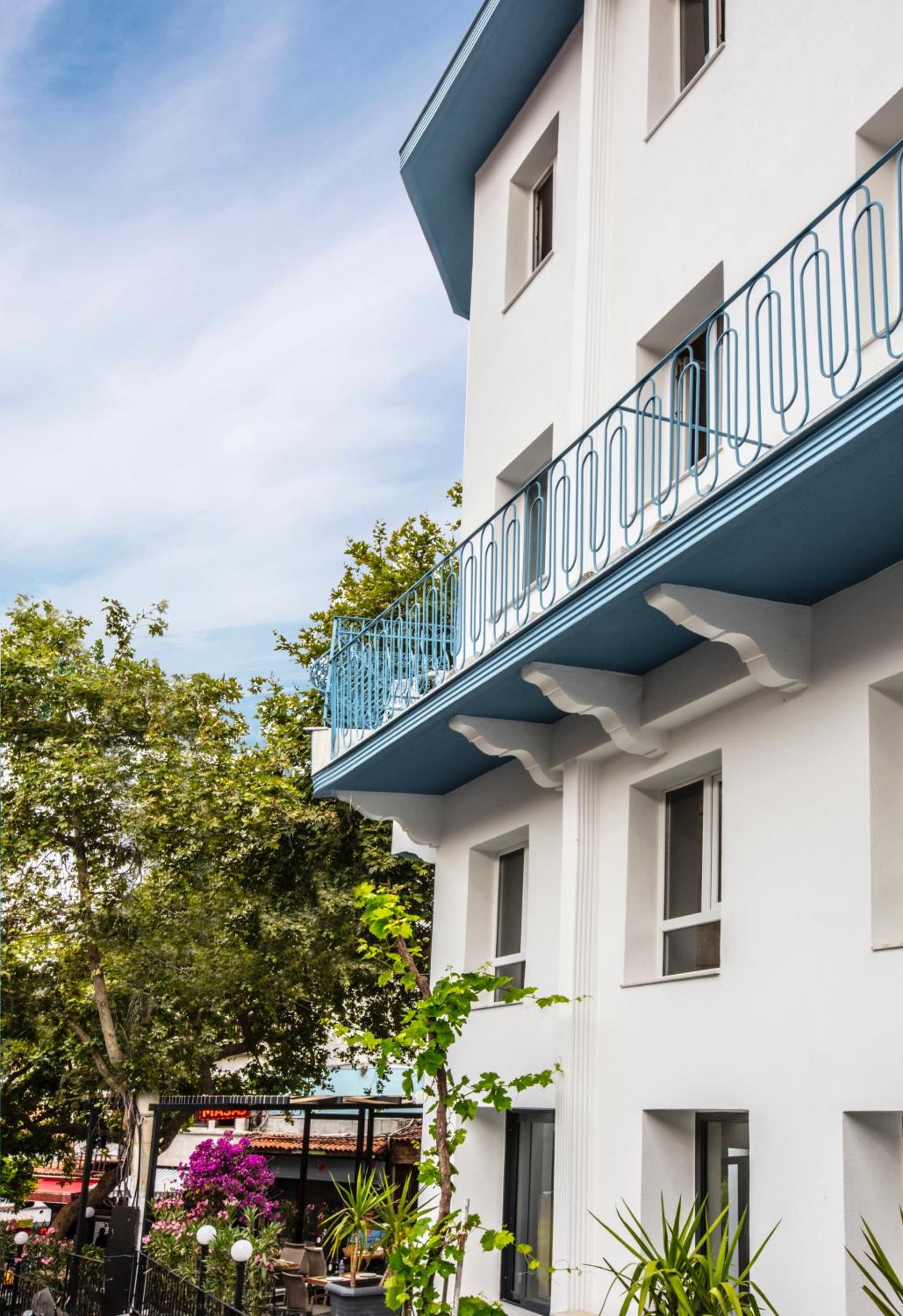 Eliada Hotel - Image 2