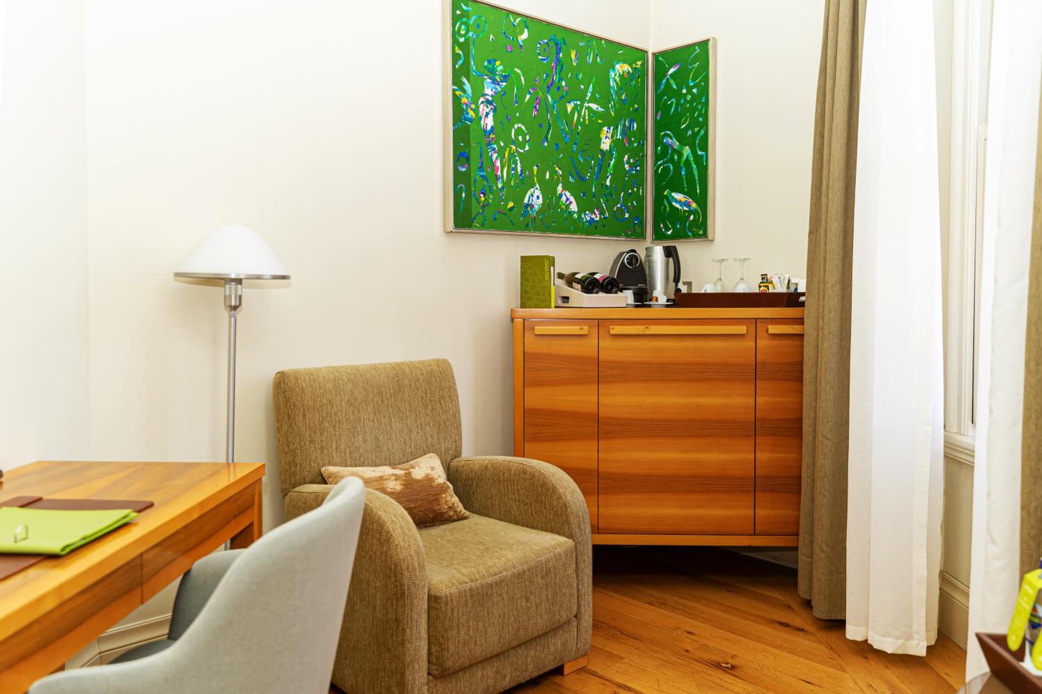 Tomtom Suites - Image 4