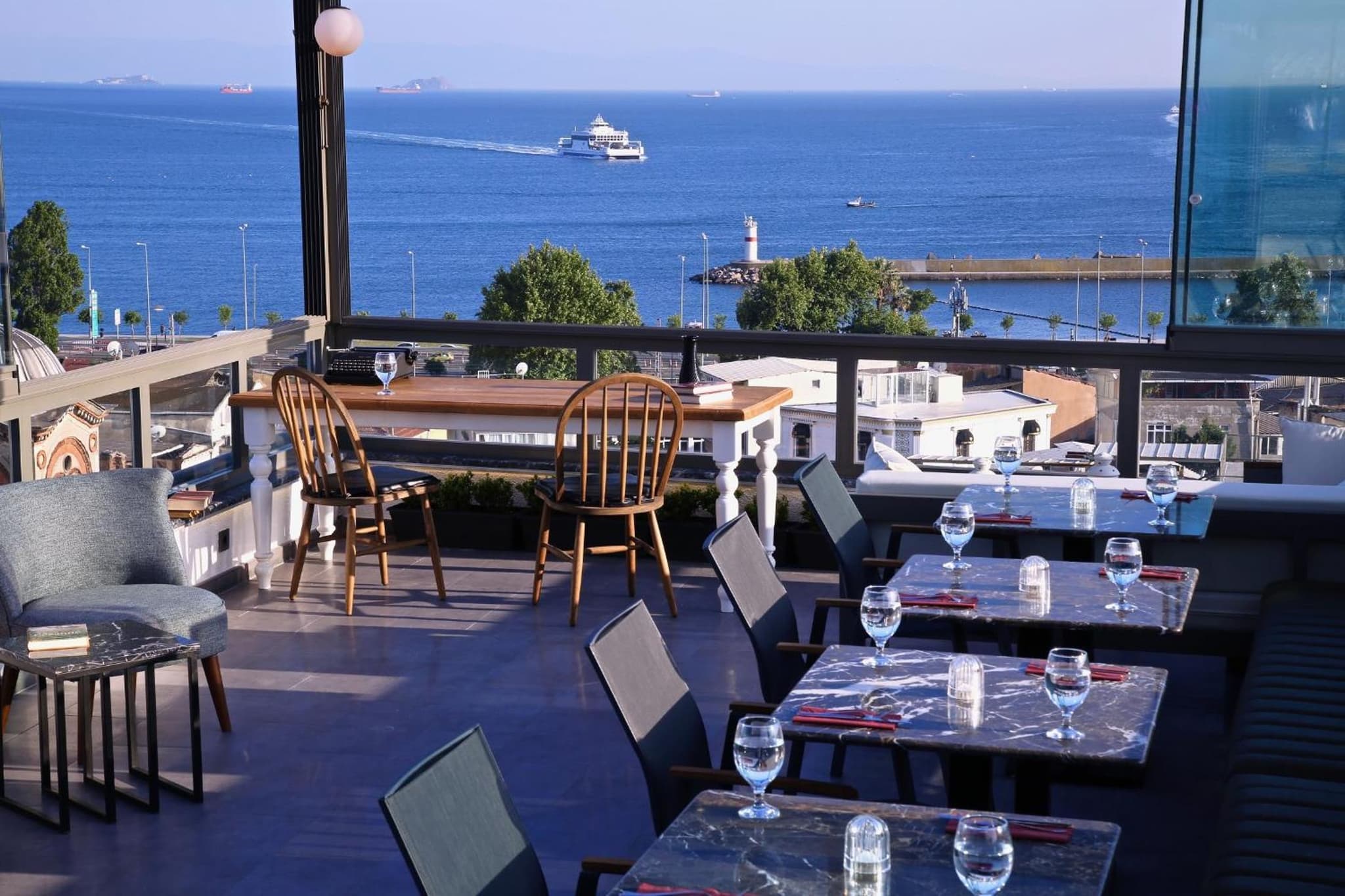 HOTEL BRONTE - Image 1