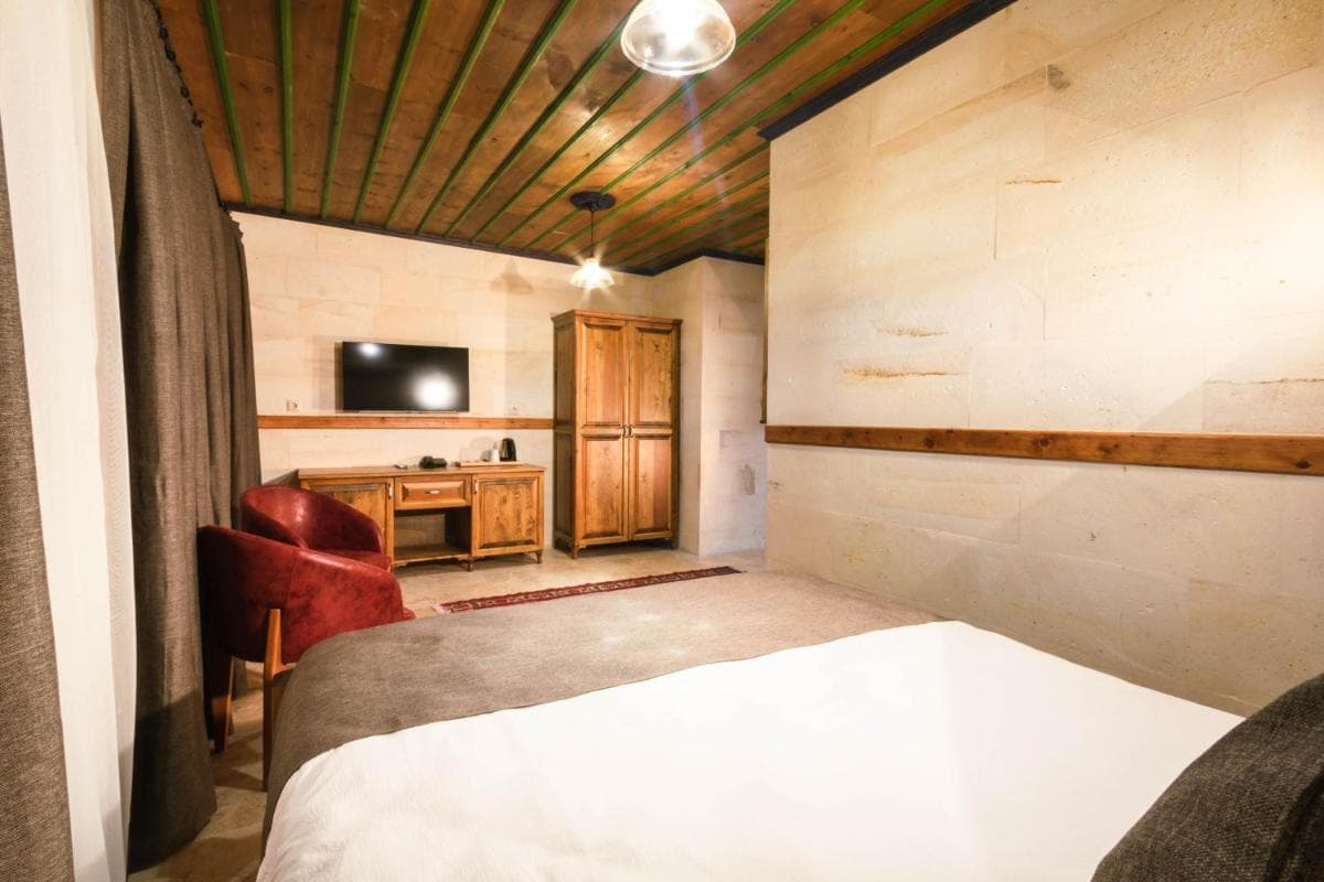 Sapphire Stone hotel - Image 4