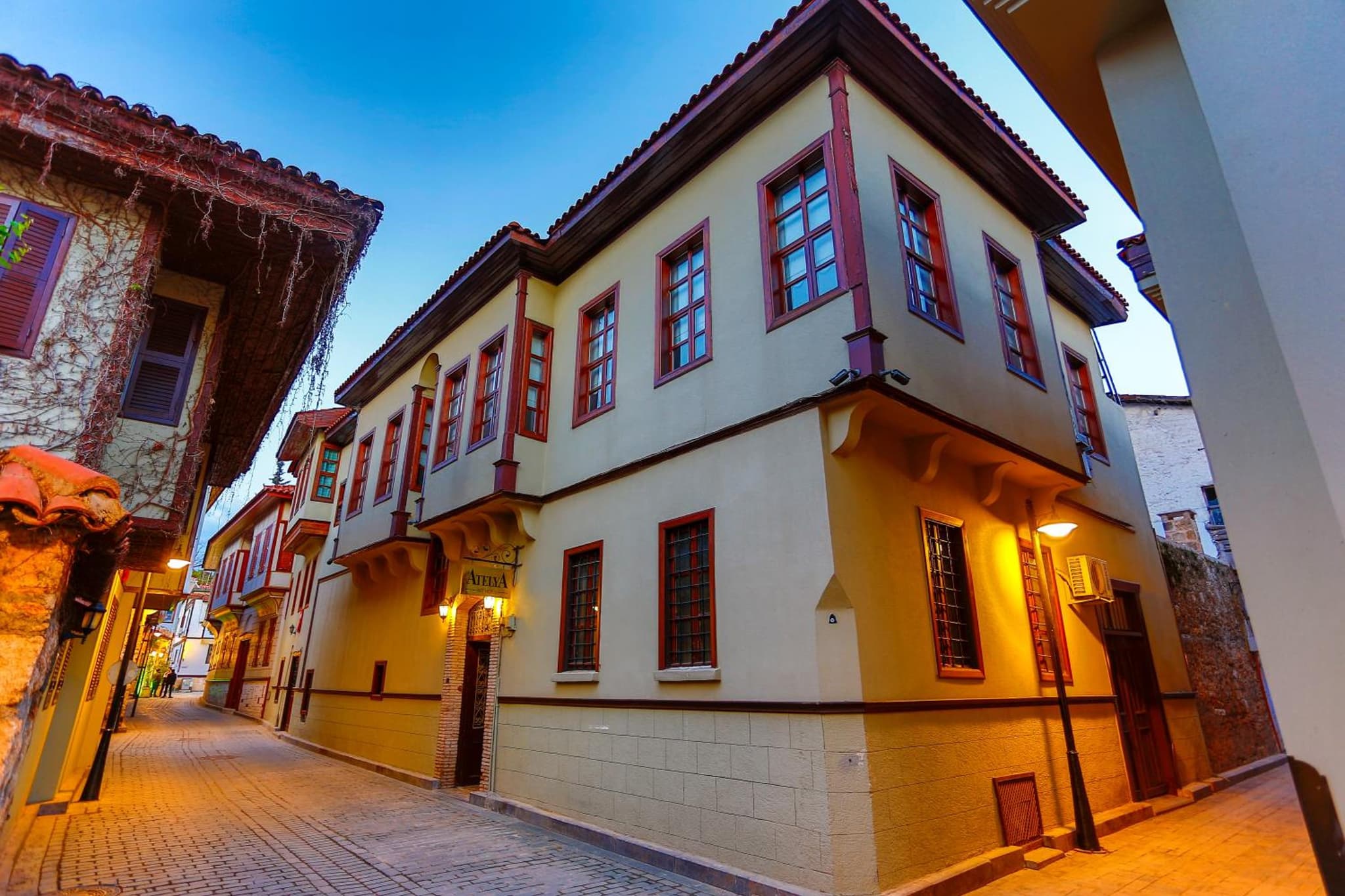 Atelya Art Hotel - Image 1