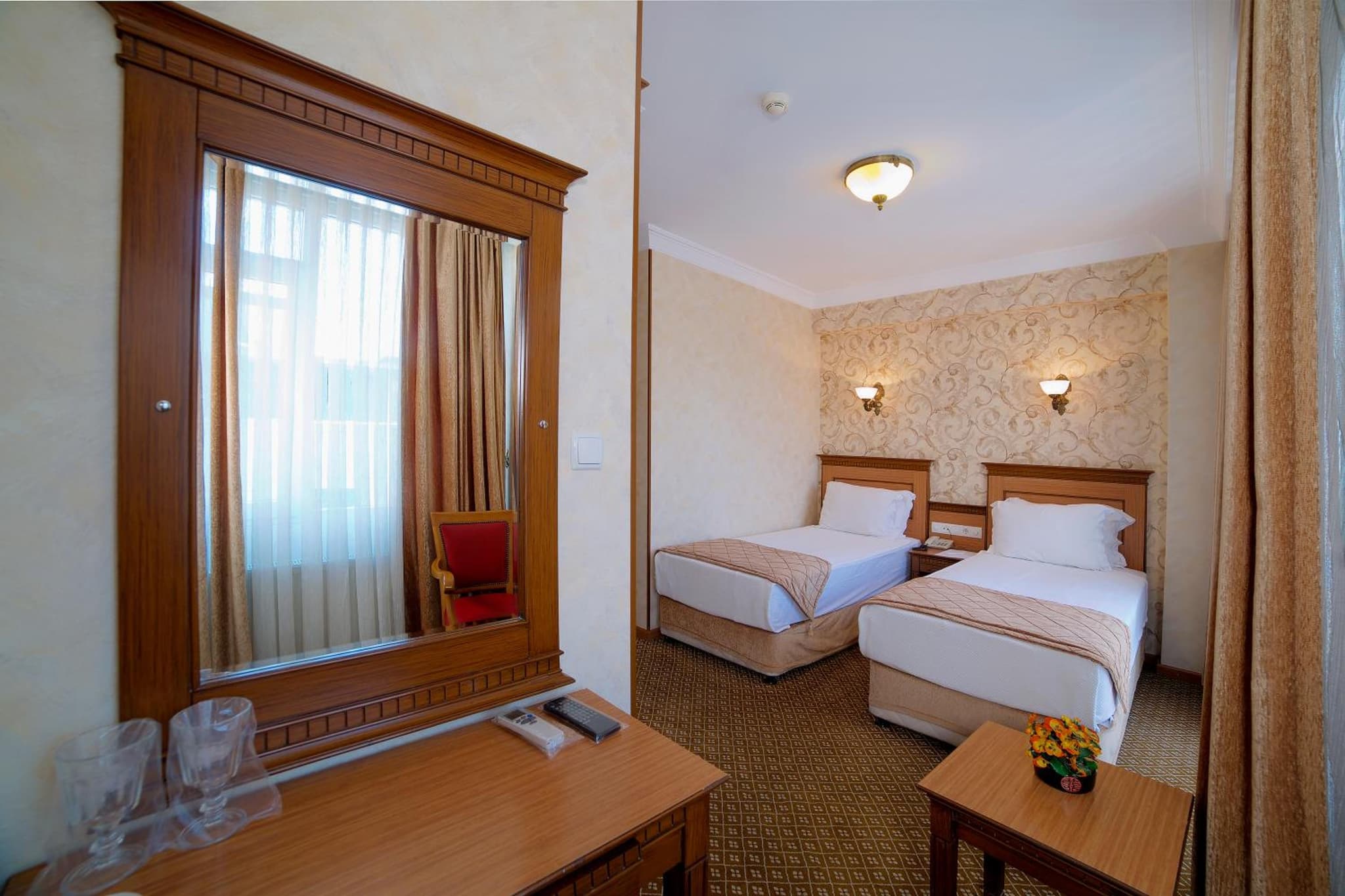 Grand Unal Otel - Image 4