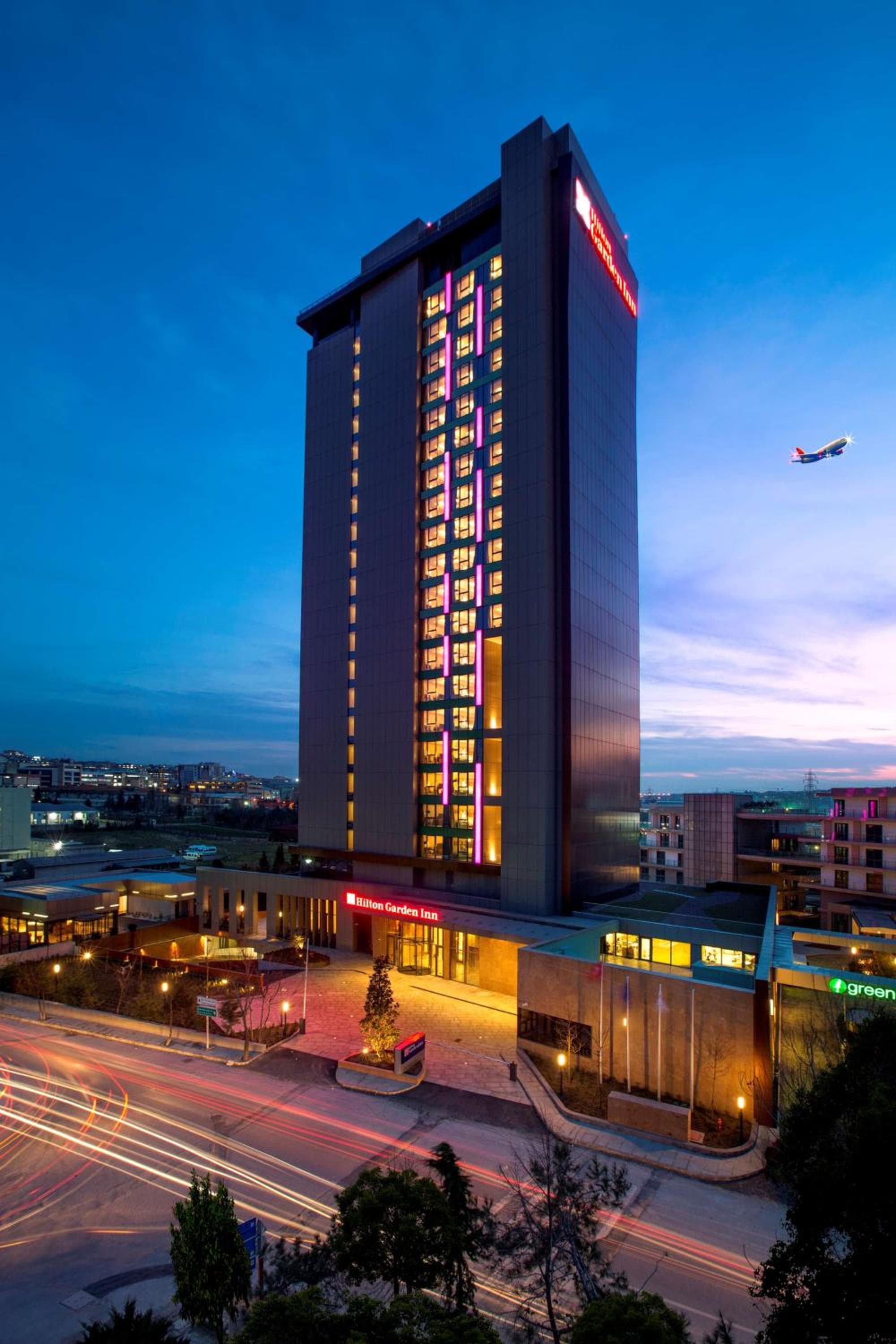 Hilton Garden Inn İstanbul Atatürk Havalimanı - Image 2