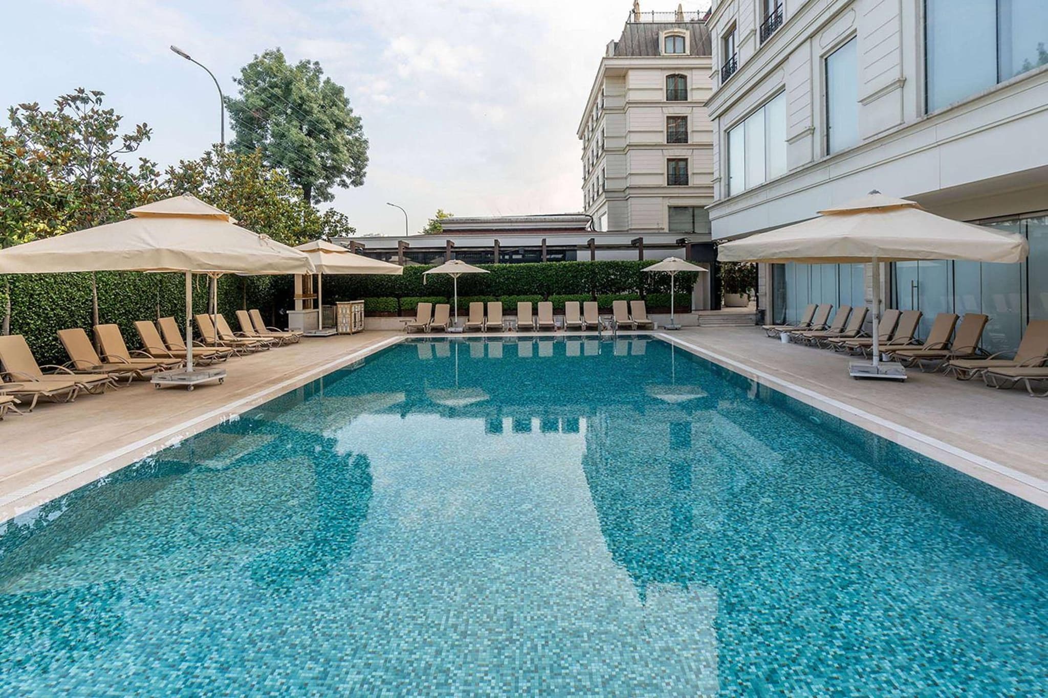 Wyndham Grand Istanbul Kalamış Marina Hotel - Image 2