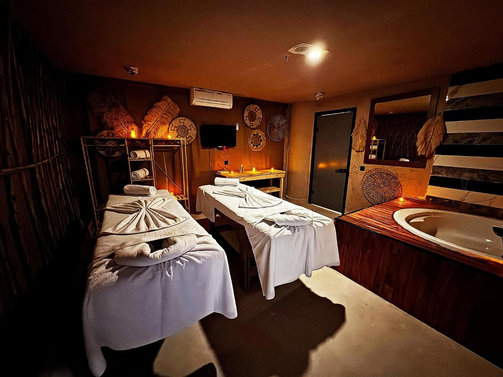 Wolf Of The City Otel - Image 3