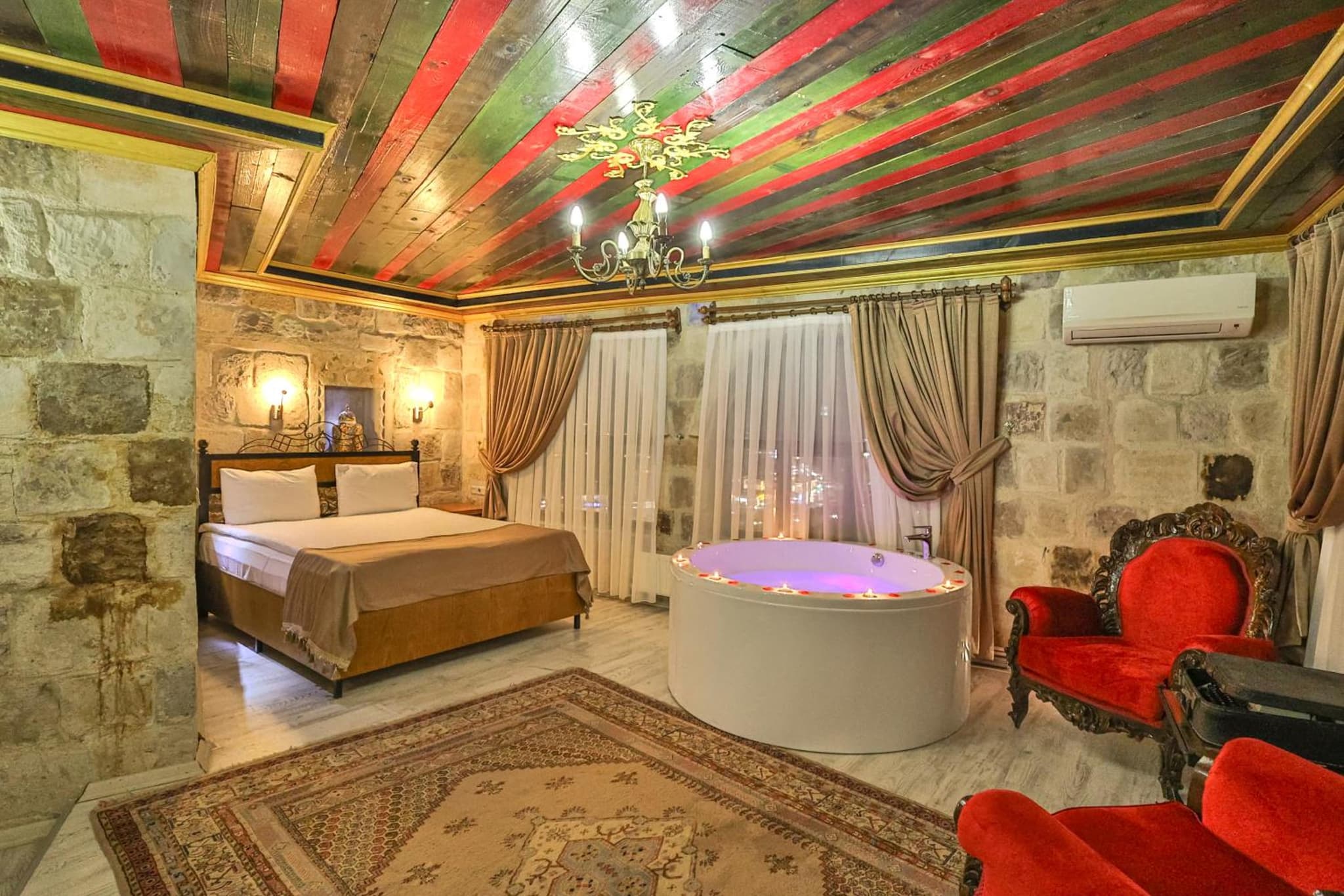 Bedrock Cave Hotel - Image 3