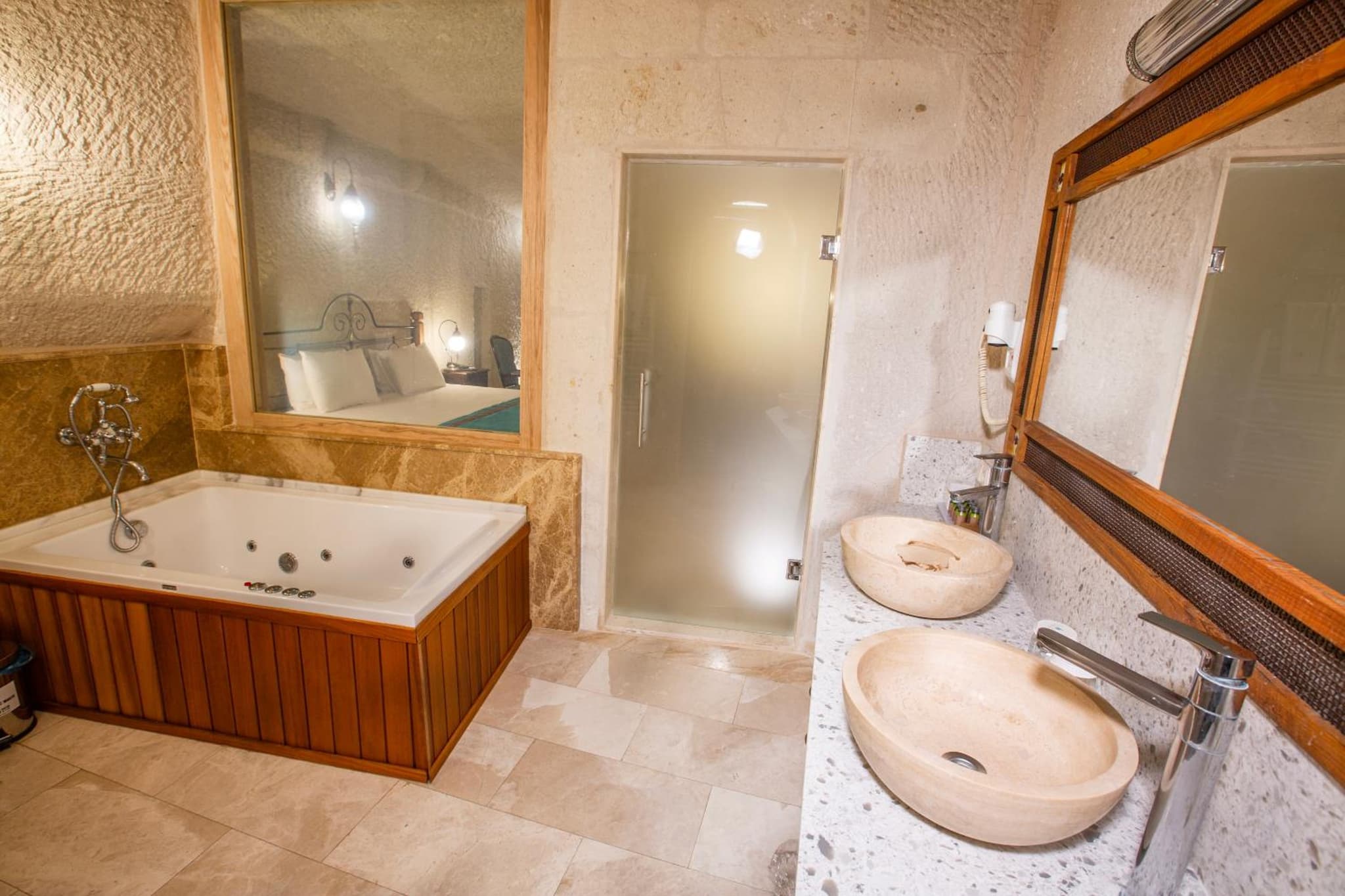 Imperial Cave Suites & Spa - Image 4