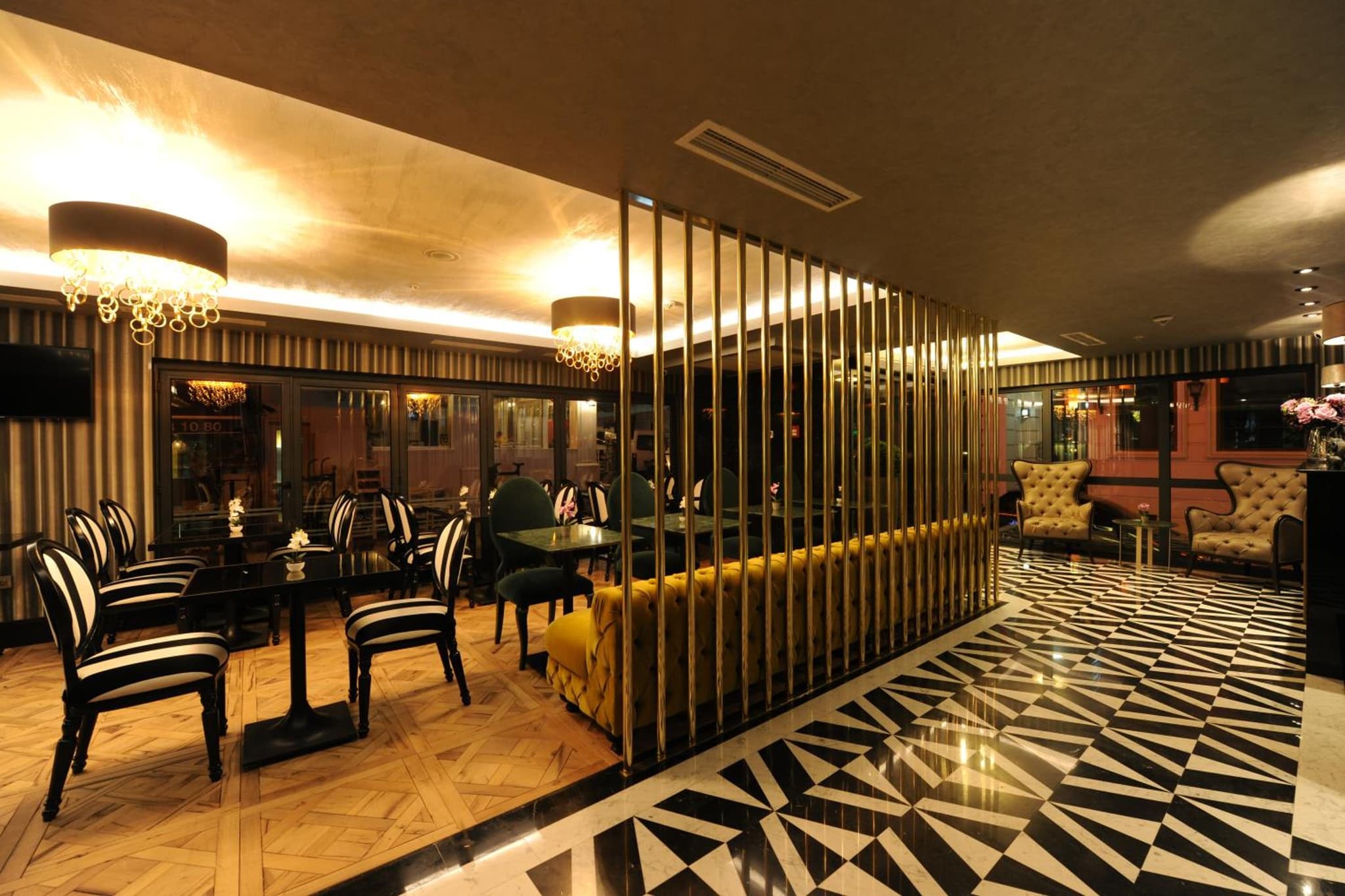 Le Petit Palace Hotel - Special Category - Image 4