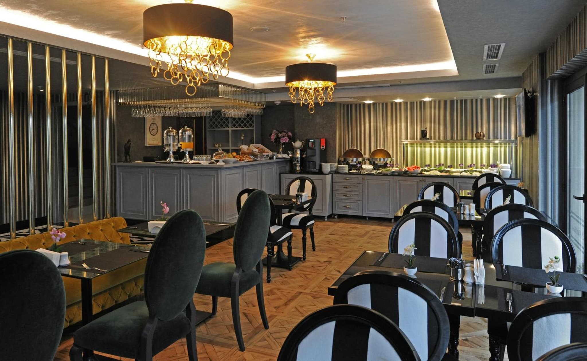 Le Petit Palace Hotel - Special Category - Image 1