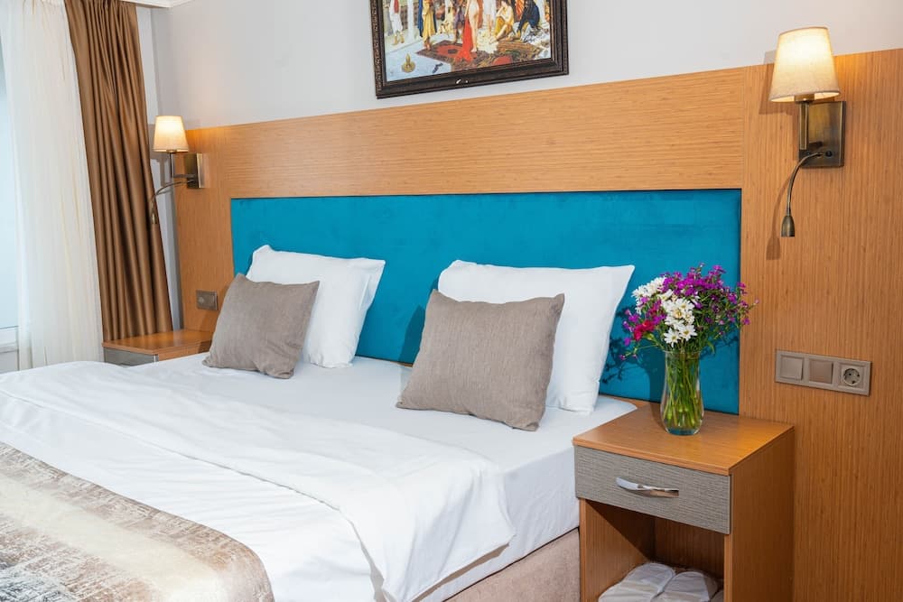 Seatanbul Hotel - Image 1