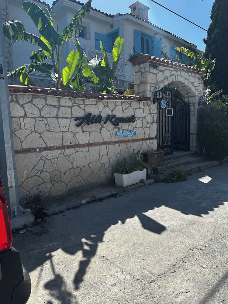Ala Konak - Image 1