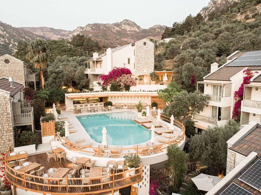 Pilos Suites