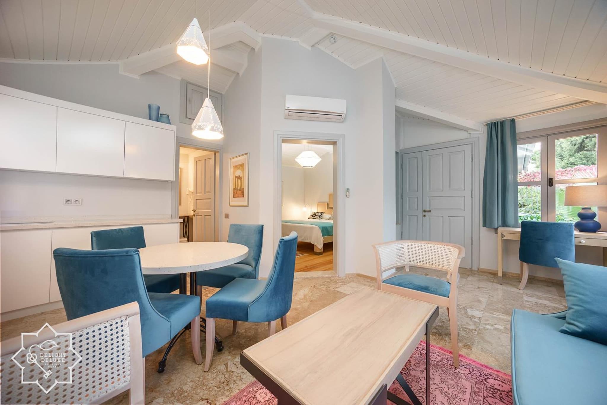 Delight Deluxe Hotel - Image 4