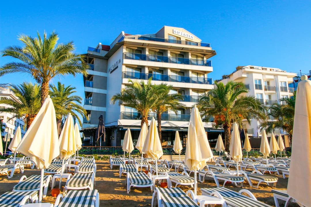 Aurasia Beach Hotel fotoğrafı