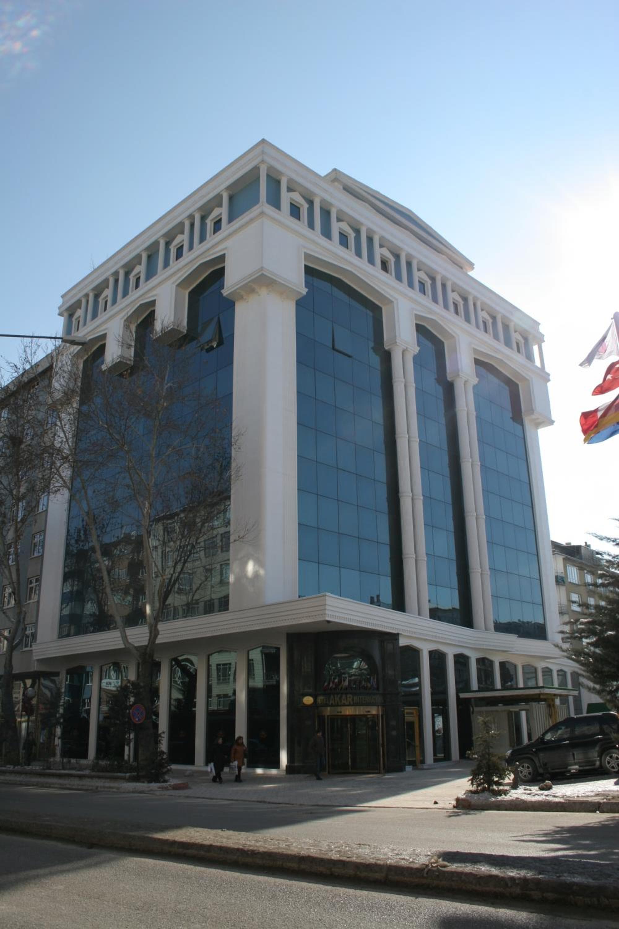 Akar International Hotel - Image 1