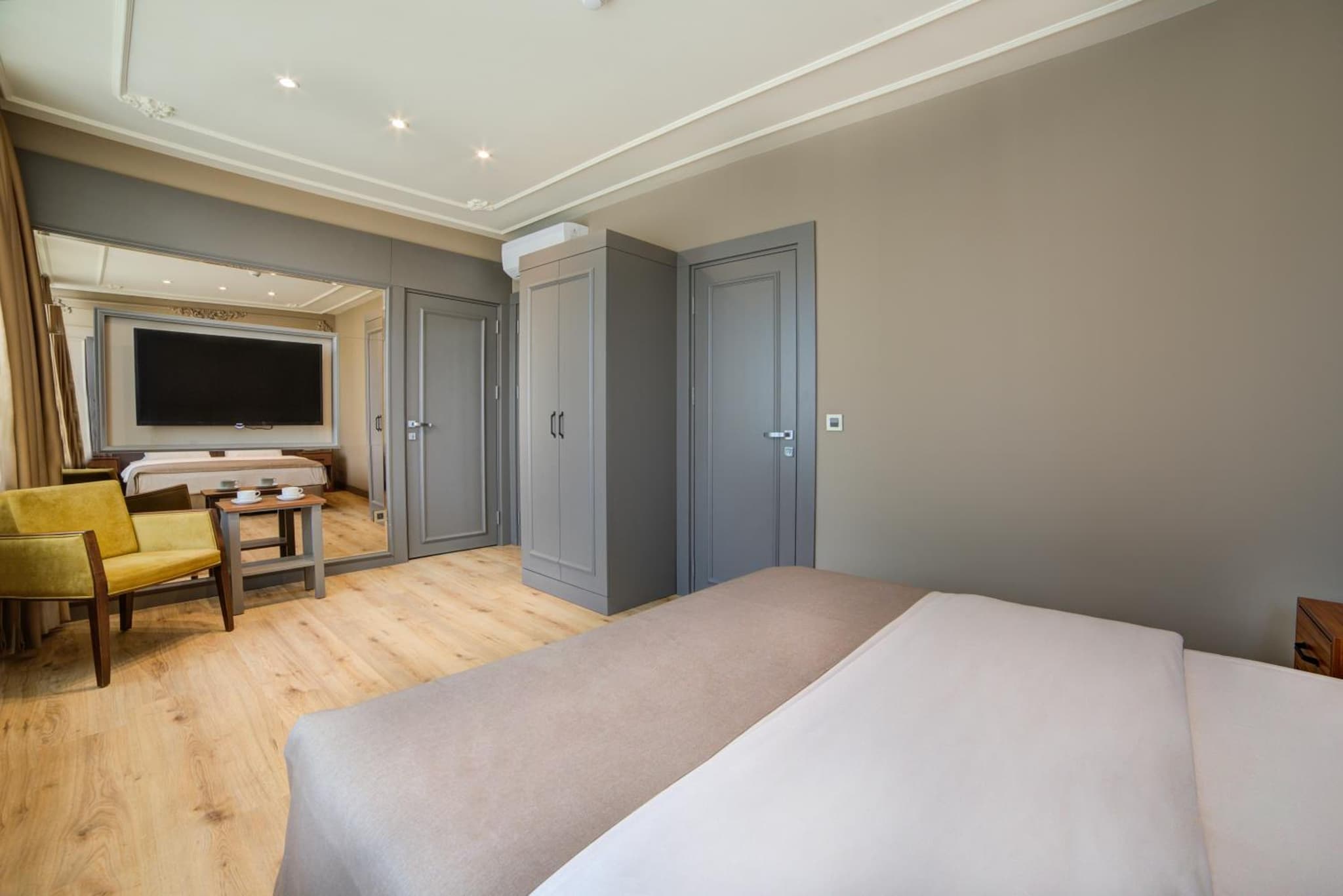 Taksim Premium Hotel - Image 2