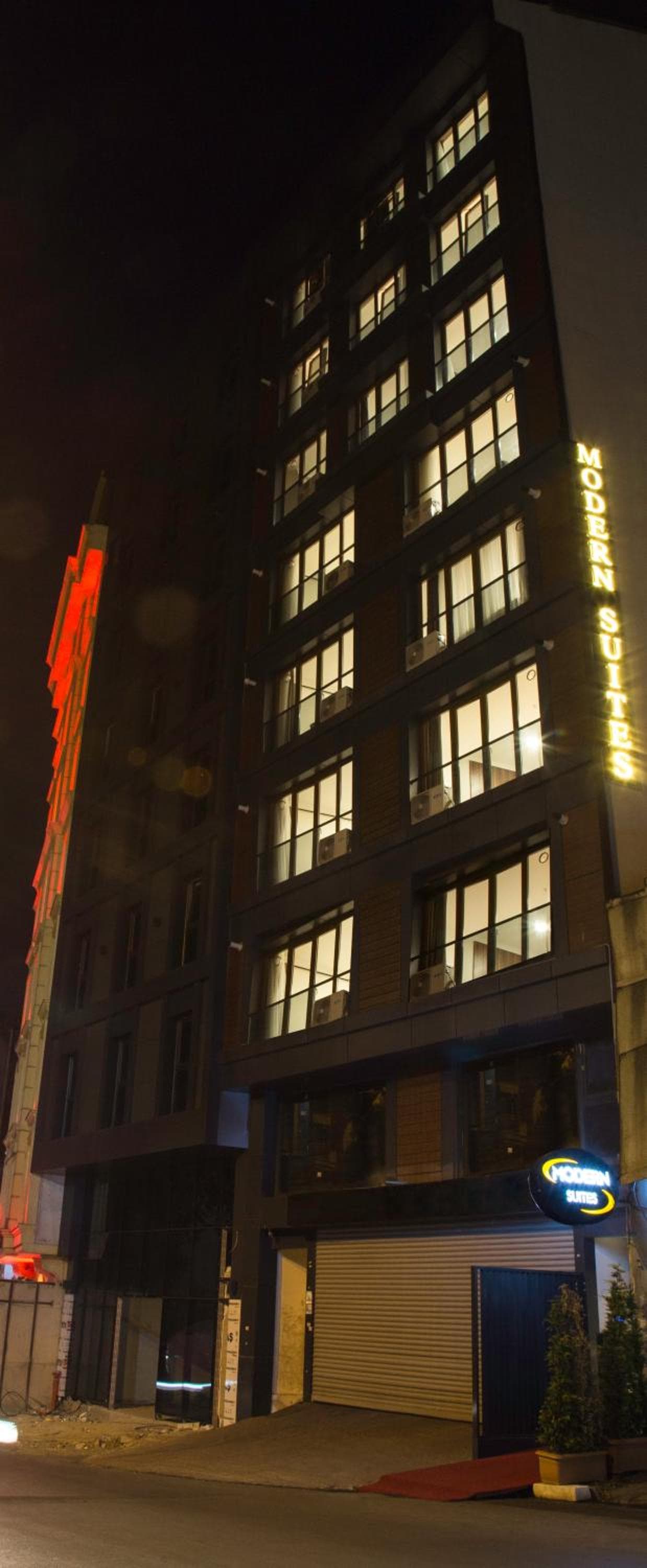 Modern Süitler - Image 1